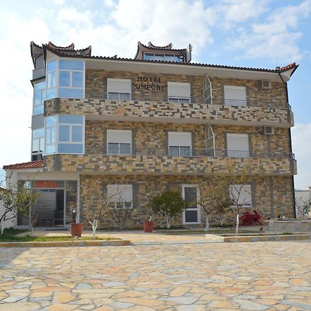 Guest House Simeone Berat Exterior photo