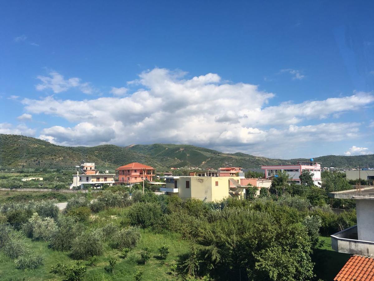Guest House Simeone Berat Exterior photo